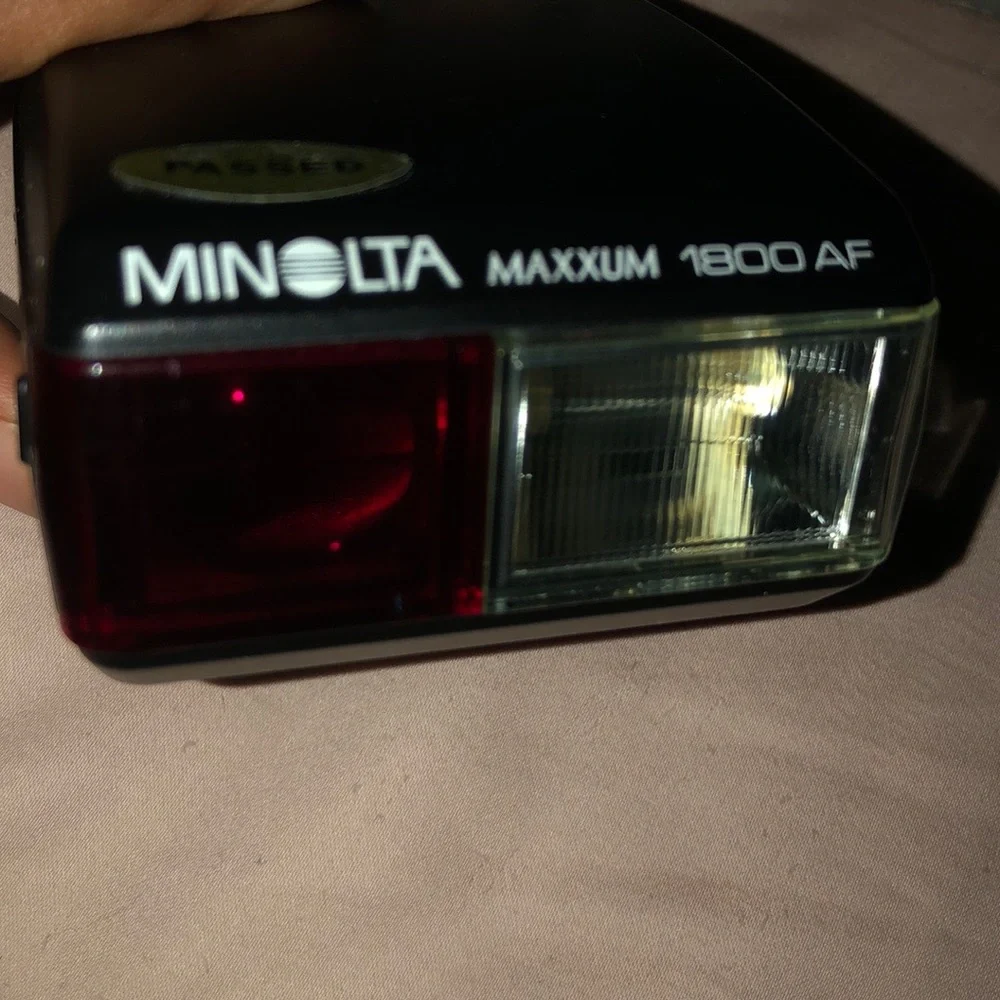 I’m selling this camera flash